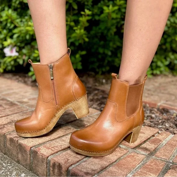 NWT Dansko Shayna Heeled Chelsea Boots Leather Sz 39 (US 8,5-9) No original box - Picture 2 of 11